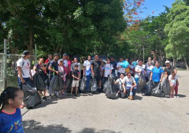 VIDEO | Programa de inclusión social "A través del deporte en RD" realizan limpieza en el Centro Olímpico por Día del Medio Ambiente