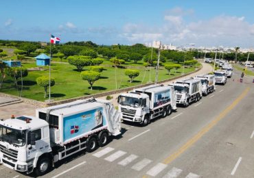 Ayuntamiento SDE presenta segunda flotilla de modernos camiones recolectores de basura
