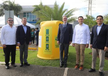 Ito Bisonó encabeza instalación de puntos NUVI en Parque Industrial Duarte para fomentar reciclaje