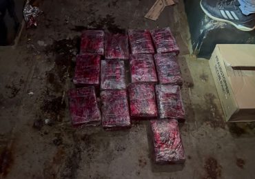 VIDEO | Incautan en Puerto Haina 13 paquetes de cocaína en inspección