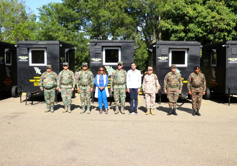 PROPEEP entrega oficinas y cuarteles móviles para servicios militares en la frontera