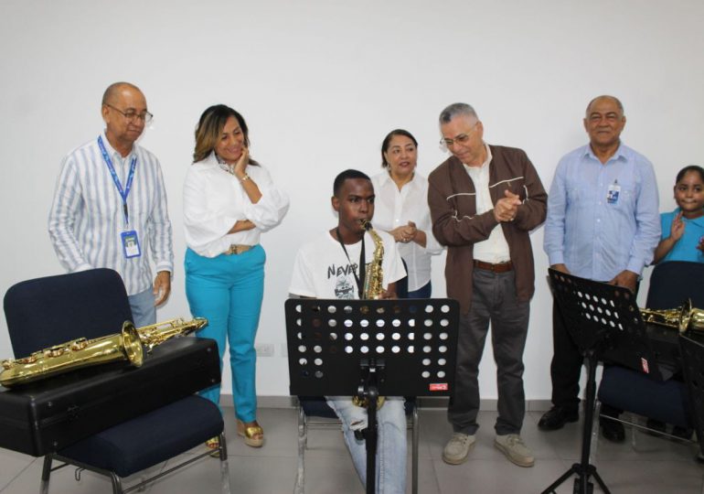 Ayuntamiento de Santo Domingo Este y Fundación AES Dominicana inauguran sistema municipal de bandas musicales