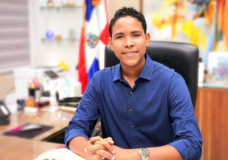 <strong>Estudiante meritorio dominicano obtiene becas en prestigiosas universidades de España</strong>