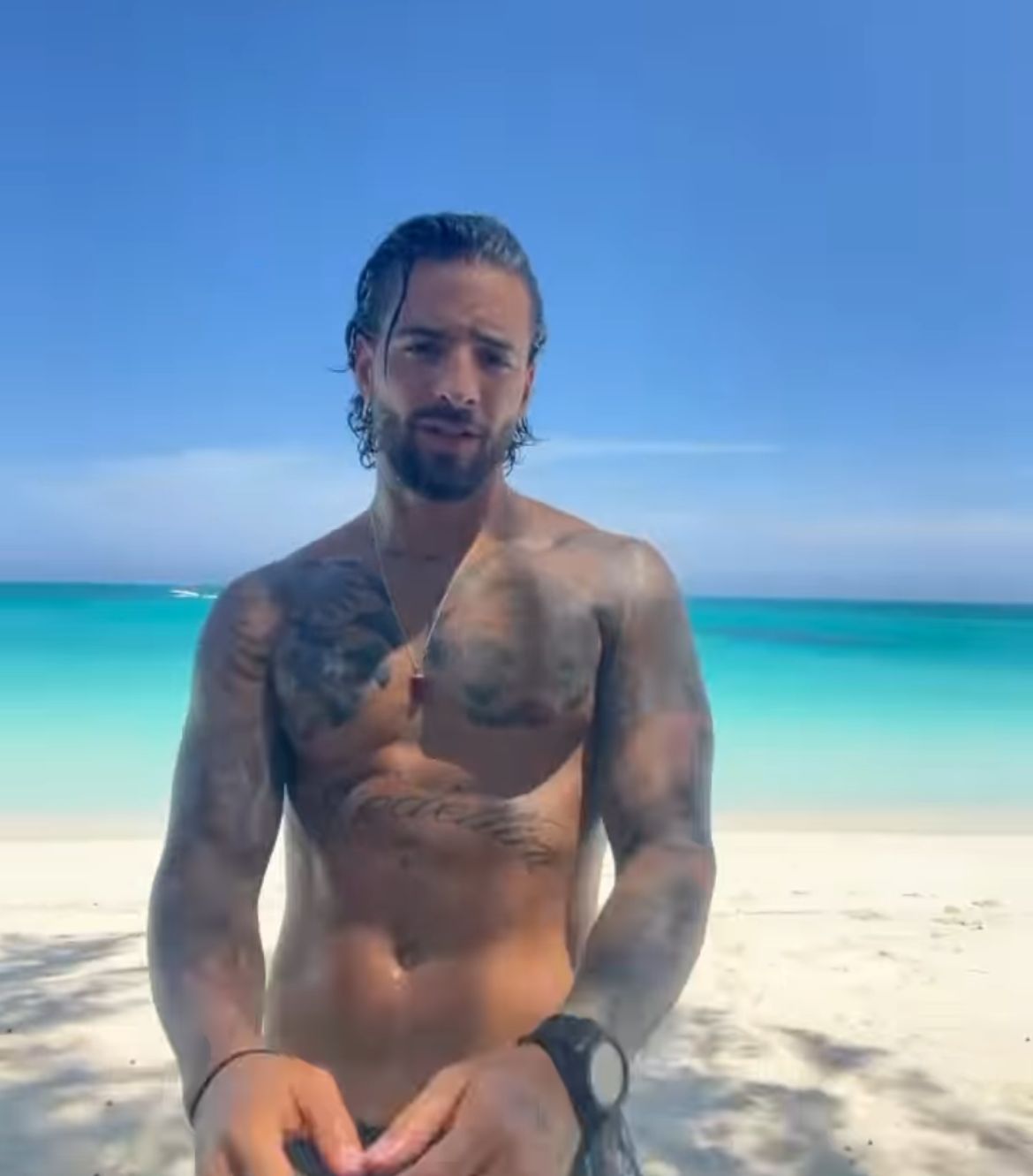 Maluma enciende las redes sociales con sus fotos y videos candentes desde la  playa | RC Noticias