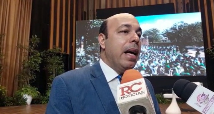 VIDEO | Dirigentes Fuerza del Pueblo condenan reconocimiento del partido de Ramfis Domínguez Trujillo
