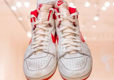 Par de zapatillas de Jordan se vende en subasta por 1,38 millones USD