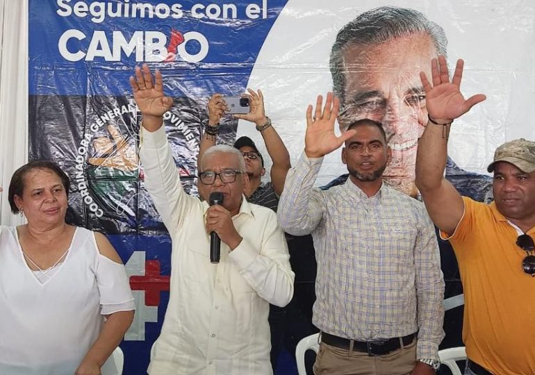 Juan Rosa realiza juramentación masiva en apoyo a Luis Abinader en Sánchez Ramírez