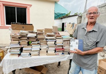 VIDEO | La Peña por un Mejor País realiza entrega de libros a residente de Padre Las Casas