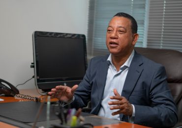 Aspirante presidencial, Franc Rosario, presenta propuesta para transformar sistema educativo dominicano