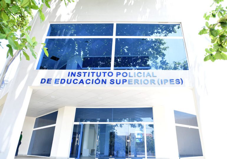 Obras Públicas da toques finales a universidad de la Policía Nacional