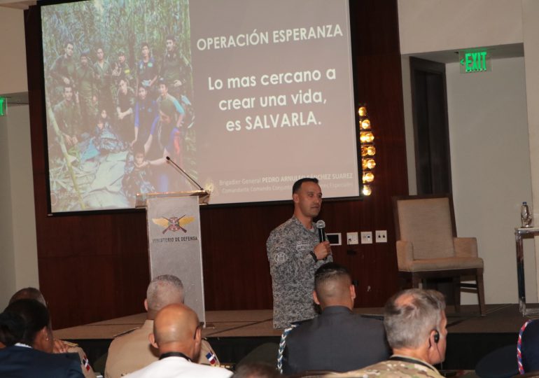 Militares colombianos que ejecutaron “Operación Esperanza” compartieron experiencia en seminario de fuerzas especiales