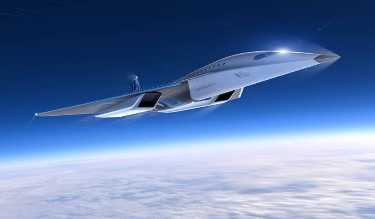 Virgin Galactic lleva a sus primeros clientes al espacio