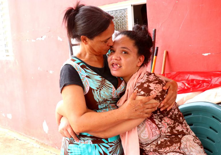 Madre pide ayuda a  Raquel Arbaje para realizar una callosotomía a su hija con epilepsia refractaria