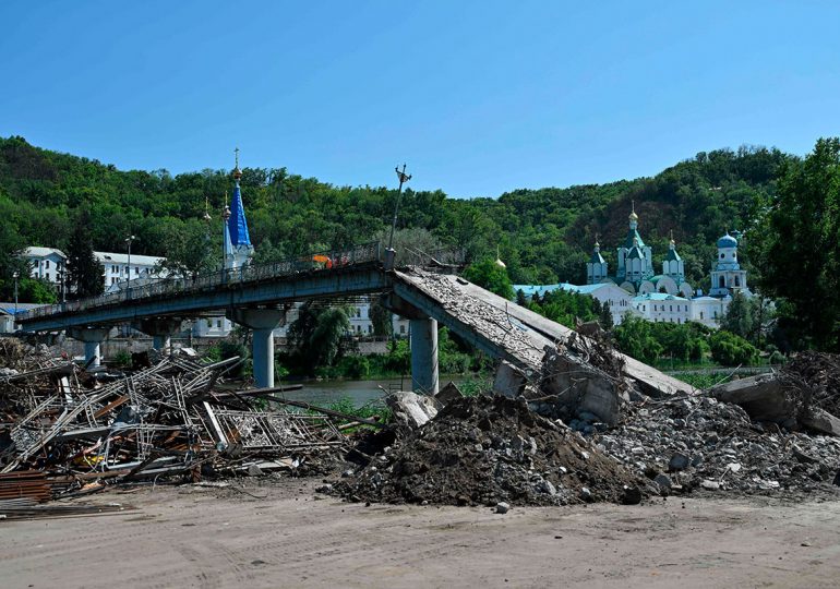 Un puente bajo control ruso quedó "inutilizable" por bombardeo ucraniano