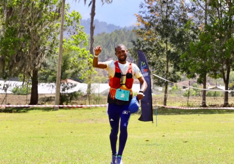 Maratonista Livio Feliz establece nuevo récord en Pico Duarte Express