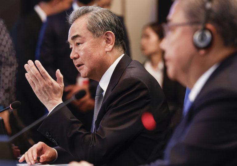 China reemplaza a su ministro de Relaciones Exteriores