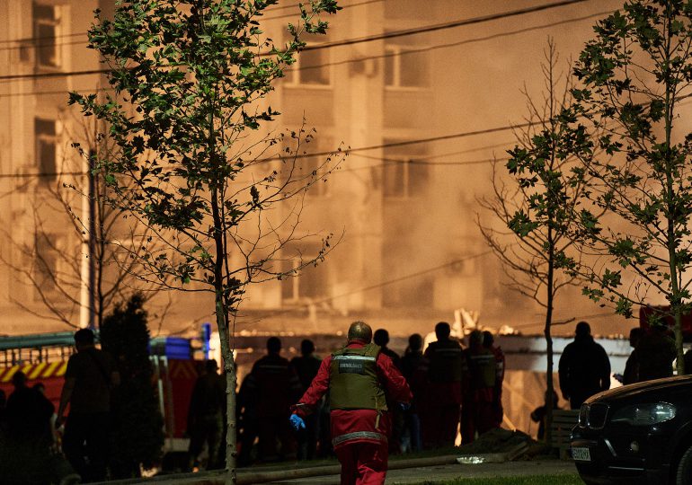 Nueve heridos en Ucrania por impacto de misil ruso en edificio residencial