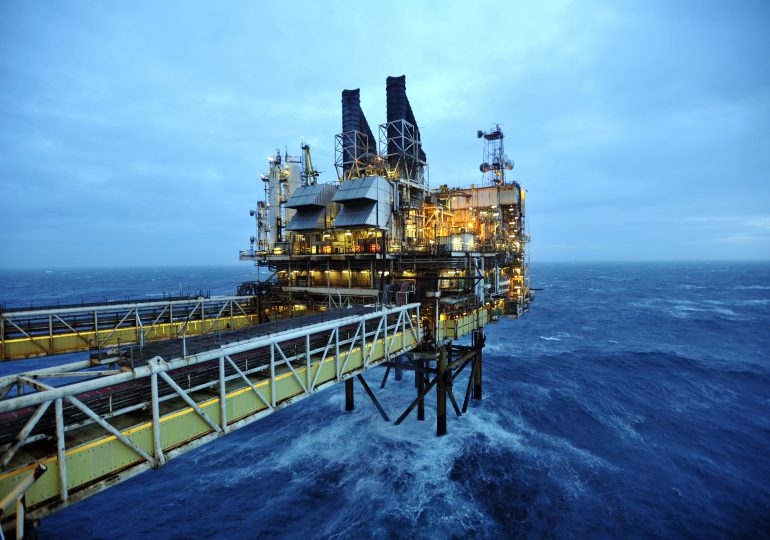 Reino Unido concederá cientos de licencias de explotación de gas y petróleo