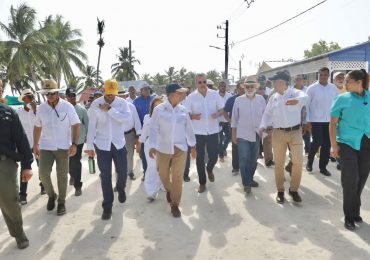 Abinader realiza visita Isla Saona, donde se realiza inversión por 600 millones en obras sociales