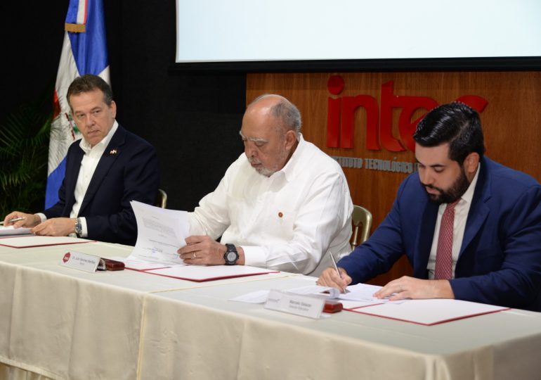 INTEC, Adoacero y MICM crearán laboratorio para realizar pruebas de ensayos a varillas de acero y otros materiales