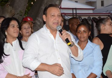 Abel Martínez lleva felicidad a Las Praderas Bella Vista con asfaltado de seis calles
