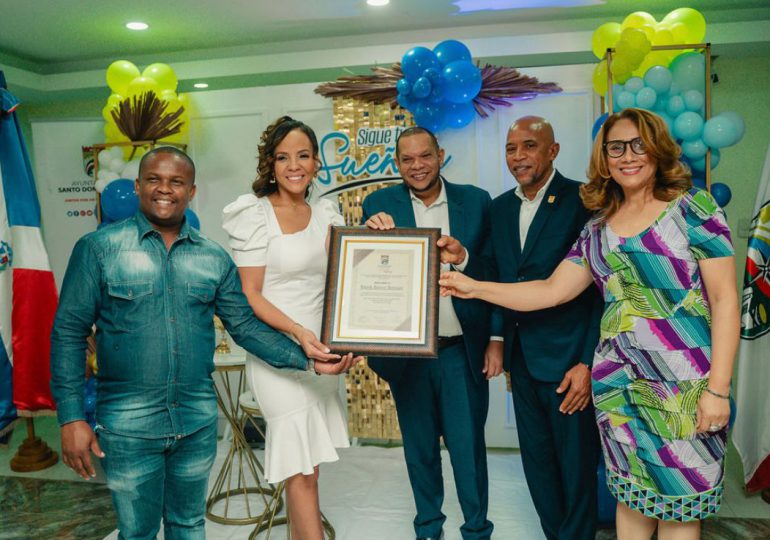 Lilibeth Taveras fue reconocida como Hija Distinguida del municipio de Santo Domingo Norte