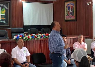 Alcalde toma firme postura: "En Manzanillo solo otorgaremos permisos de construcción a familias afectadas por desalojo de Muro Fronterizo"
