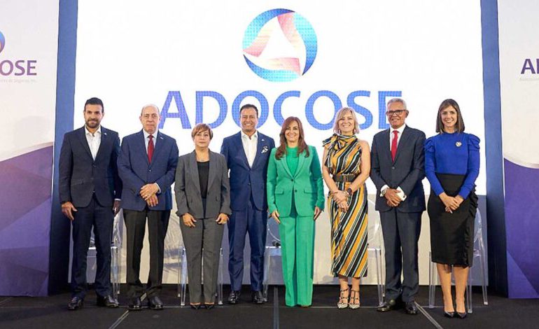 ADOCOSE realiza conferencia sobre Seguridad Social