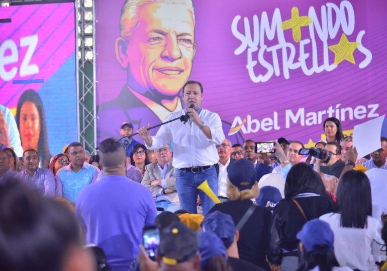 Abel en Puerto Plata: "PRM es el Gobierno de los Cangrejos: es pa' trá y pa' trá"