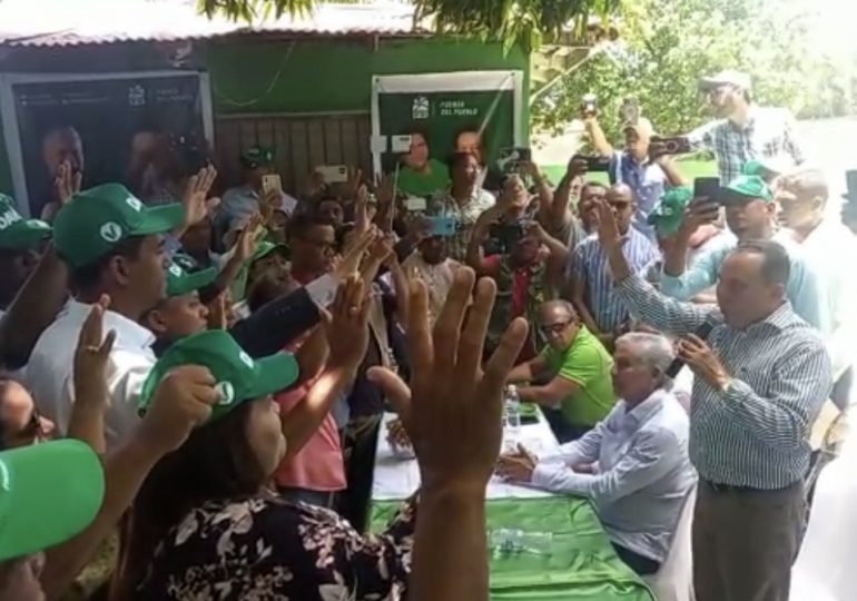 Radhamés Jiménez juramentó en la Fuerza del Pueblo a líderes del PLD y PRM en Dajabón y Bonao