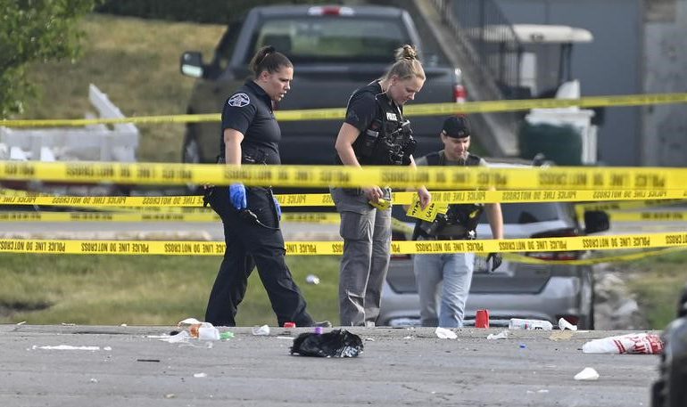 Dos muertos y decenas de heridos en un tiroteo en EEUU