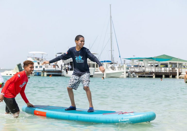 Realizan por primera vez "Surfers for Autism" en República Dominicana