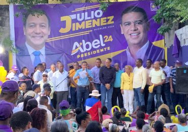 <strong>Tulio Jiménez presenta precandidatura a alcalde por Haina</strong>