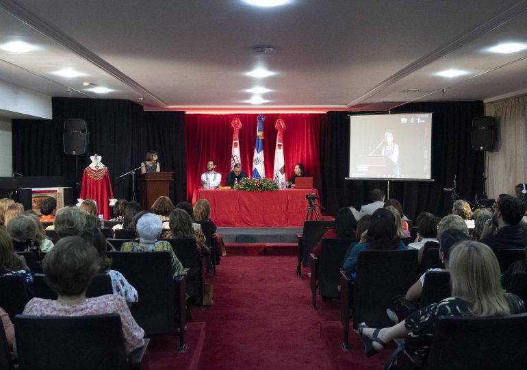 Realizan Coloquio sobre el personaje de Juana I de Castilla, Reina de España