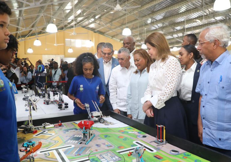 VIDEO | Vicepresidenta Peña deja inaugurado campamento de Robótica Educativa 2023