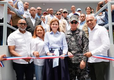 Vicepresidenta inaugura nuevo destacamento policial; cancha de baloncesto y voleibol en Los Tres Brazos, SDE