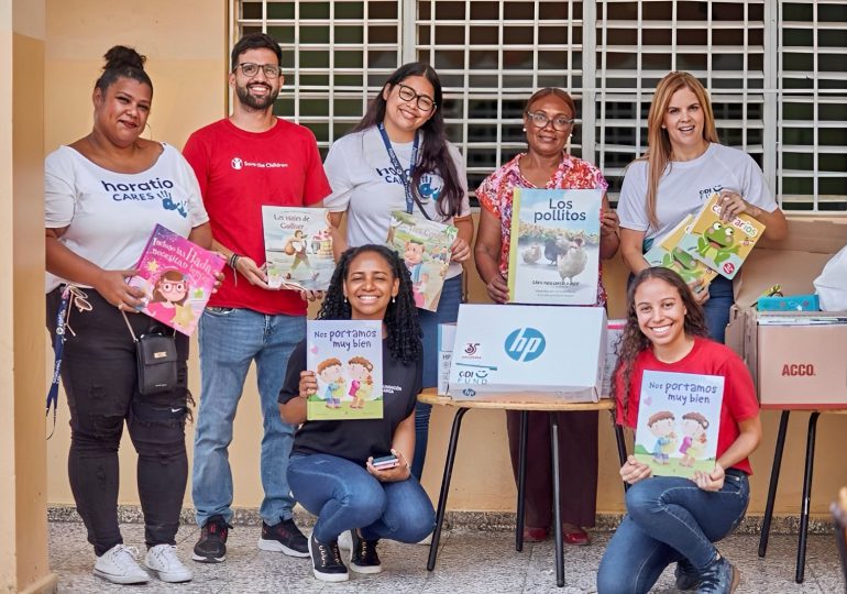 Clúster Contact Centers & BPOS y Cidi Fund donan libros a Escuela Básica El Túnel en Capotillo