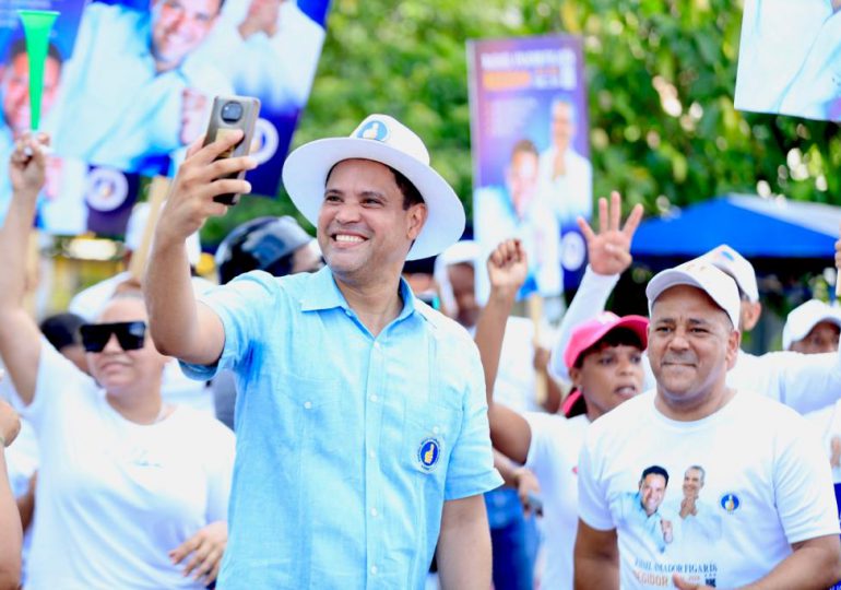 Precandidato a regidor Amador Figaris agradece respaldo de la gente en caravanas del fin de semana