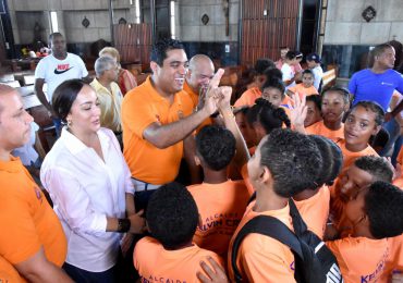 Alcalde Kelvin Cruz inaugura Olimpíadas Infantiles Municipales con 6 mil niños
