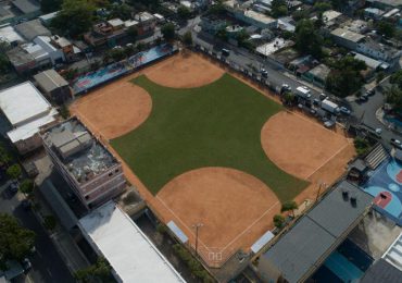 INEFI y Yankees entregan remozado estadio de béisbol del Oratorio María Auxiliadora