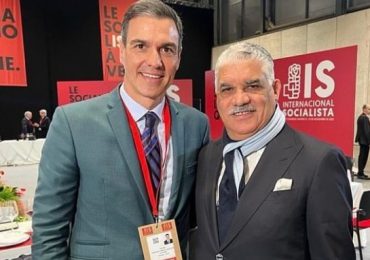 Miguel Vargas felicita a Pedro Sánchez por su desempeño en elecciones generales de España