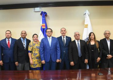 Gobierno inicia implementación de recertificación médica para garantizar calidad del sector salud 
