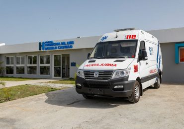 9-1-1 entrega ambulancia de última generación a Hospital de San José de Matanzas en María Trinidad Sánchez