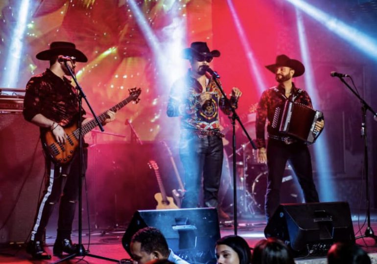 Los Kompa, primer grupo dominicano de música regional mexicana promueve nuevo sencillo