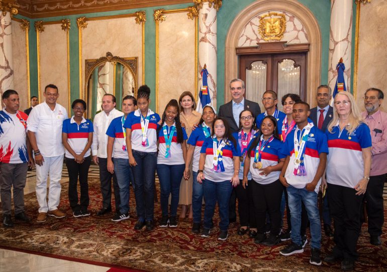 Abinader recibe en Palacio Nacional delegación dominicana participó en Juegos Mundiales de Olimpiadas Especiales 2023