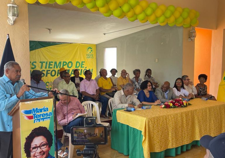 María Teresa proclama candidatos del Frente Amplio en Baní