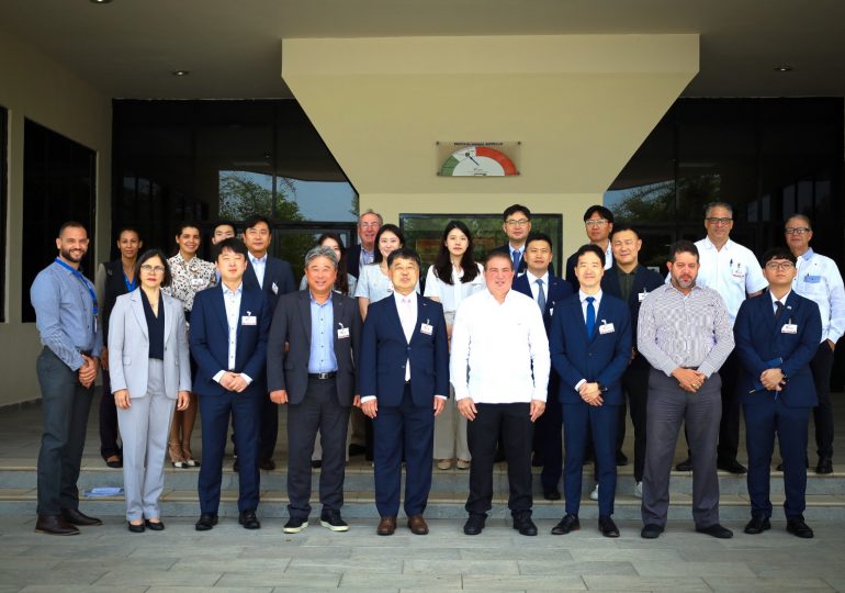 VIDEO | Delegación de Korea Exports Corporation visita el IDAC y reitera interés en aeropuerto de Pedernales