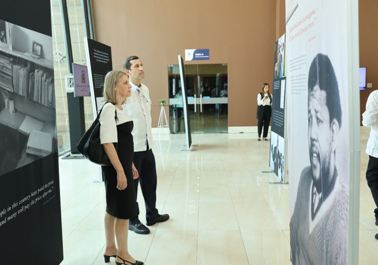 Video| MIREX inaugura exhibición sobre vida y obra de Nelson Mandela en conmemoración del Día Internacional de este Premio Nobel de la Paz