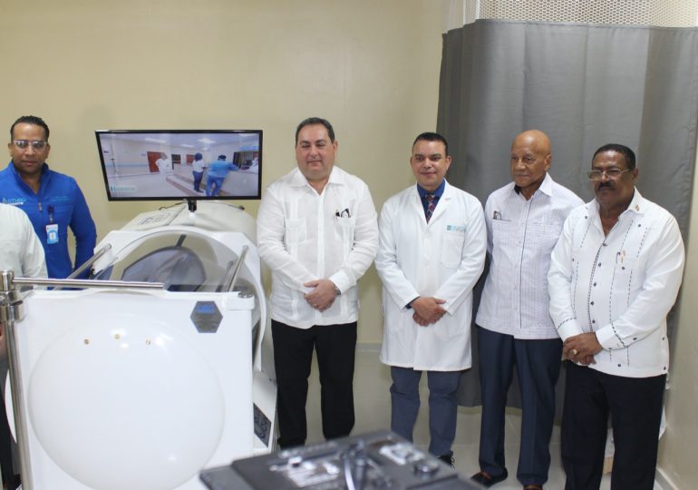 VIDEO | Ney Arias Lora inaugura Unidad de Terapia hiperbárica