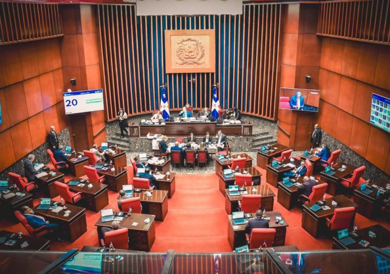 Senado aprueba en primera lectura Ley regula exploración y explotación de hidrocarburos